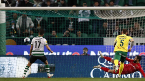 Nuno Santos aumenta vantagem do Sporting frente ao Paços após passe milimétrico de Ugarte
