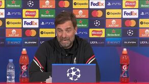 Klopp 'avisa' Liverpool para a 'velocidade' de Rafa: «Com bola... wow»