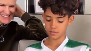 Equipado à Sporting, filho de Ronaldo mostra à tia vídeo do 'Luva de Pedreiro'