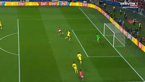 Centro de Rafa, erro tremendo de Konaté e Darwin a marcar no Benfica-Liverpool