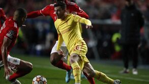 Robertson: «Adeptos do Benfica atiraram-me isqueiros. Talvez os ajude a deixar de fumar...»