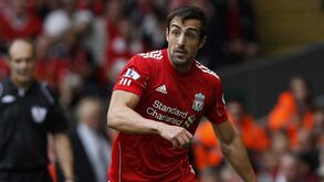 Ex-Liverpool 'pica' UEFA: «Já não sabem o que fazer para o Man. United jogar a Champions»
