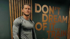 Loris Karius surpreende nas redes sociais com forma física impressionante