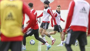 Benfica afina últimos detalhes para receção ao Belenenses SAD: veja as imagens do treino