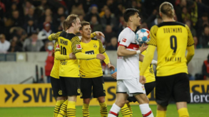 Borussia Dortmund volta às vitórias em Estugarda e aproxima-se do líder Bayern
