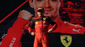 Leclerc conquista GP da Austrália e Verstappen volta a abandonar