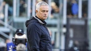 Mourinho após novo 'caso' em jogo da Roma: «Não sou como alguns clubes ou como a polícia»