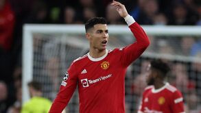 Ex-jogador do Liverpool arrasa Ronaldo: «Pensa que é Deus e que pode fazer tudo o que quer»