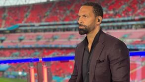 Rio Ferdinand e as críticas ao Man. United: «Os telefonemas que recebo de empresários...»
