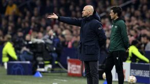 Gary Neville 'avisa' Ten Hag: «Manchester United pode ser um cemitério de reputações»