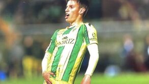 Gesto de Tiago Dantas frente ao Sporting 