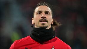 Ronaldinho sobre Ibrahimovic: «Com a idade que tem consegue ser melhor que muitos jovens»