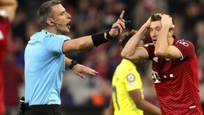 Oliver Kahn dá 'banho de realidade' ao Barcelona sobre Lewandowski: «Não estamos loucos»