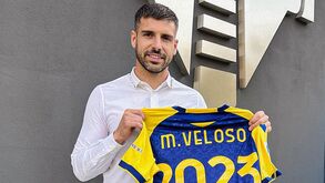 Miguel Veloso renova por mais um ano com o Verona