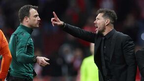 Carragher: «Jogo do At. Madrid não é muito diferente do que Mourinho fazia contra Guardiola»
