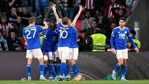 Golo de Ricardo Pereira afasta PSV de Roger Schmidt nos 'quartos' da Conference League