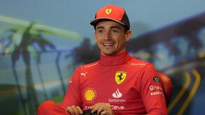 «Estremeço quando vejo as prestações de Leclerc: domina como só Schumacher fazia»