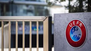UEFA estuda abertura de processos contra quatro equipas