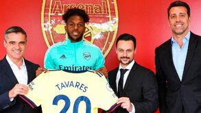 Chegar, ver e não convencer: Winterburn 'rasga' Nuno Tavares