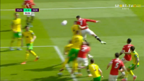 Cristiano Ronaldo subiu ao segundo andar e bisou diante do Norwich