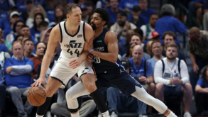 Jazz aproveitam ausência de Doncic e batem Dallas Mavericks a abrir playoffs