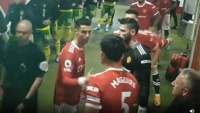 Não é capitão mas é como se fosse: veja como Ronaldo motiva os companheiros antes dos jogos