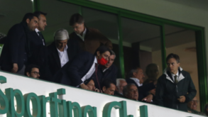 Frederico Varandas e Rui Costa veem dérbi lado a lado na tribuna de Alvalade