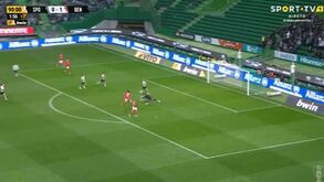 Darwin assiste e Gil Dias aumenta a vantagem do Benfica sobre o Sporting