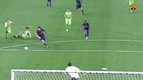 Aos 19 anos já apontava golos incríveis: foi há 15 anos que Messi fintou meia equipa antes de marcar