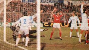 Golo de Vata ao Marselha foi há 32 anos: Mão que (quase) todos viram e o herói não aceita