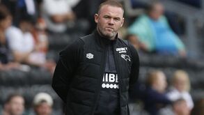 Derby County caiu à League One mas Wayne Rooney não desiste: «Quero reconstruir o clube»