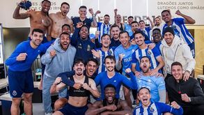 Festa rija no balneário do FC Porto após vitória frente ao Sporting