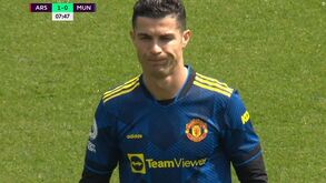Emirates de pé a aplaudir Cristiano Ronaldo: a emocionante homenagem no estádio do Arsenal