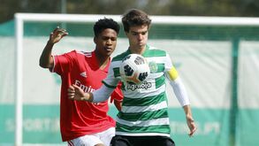 Sporting vence dérbi com o Benfica e foge na liderança do campeonato