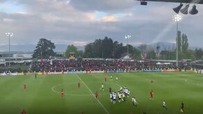 A festa dos jogadores do Benfica após a conquista inédita da Youth League