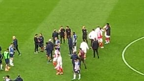 Sp. Braga-FC Porto: Sérgio Conceição também foi afastado do árbitro... e depois fez questão de afastar Taremi