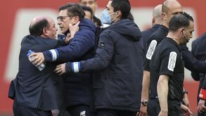 Luís Gonçalves fora do banco do FC Porto no clássico da Luz