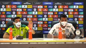 A reação de Abel Ferreira a pergunta 'supersónica': «Tens de falar devagar...»