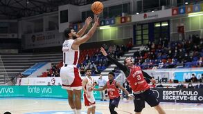 Benfica triunfa em Oliveira de Azeméis