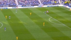 Enorme erro do guarda-redes do Vizela e Evanilson a colocar o FC Porto na frente