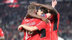 Rennes no pódio da Liga francesa após bater Saint-Étienne