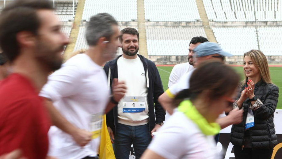 Corrida pela Paz angaria duas toneladas de bens alimentares e material escolar para crianças ucranianas