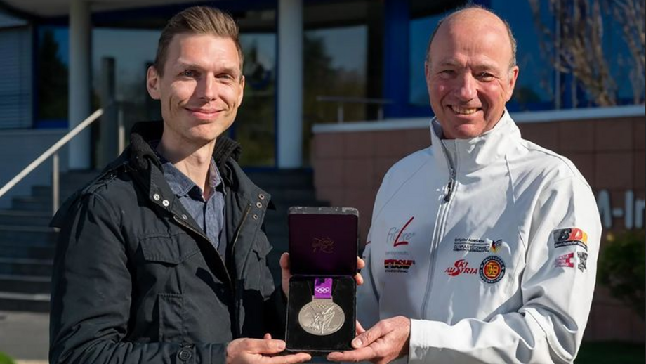 Tony Martin angaria 35 mil euros com leilão de prata olímpica mas mantém medalha