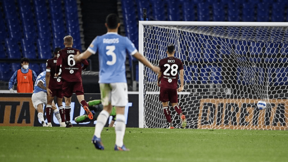 Golo de Immobile nos descontos evita derrota da Lazio na receção ao Torino