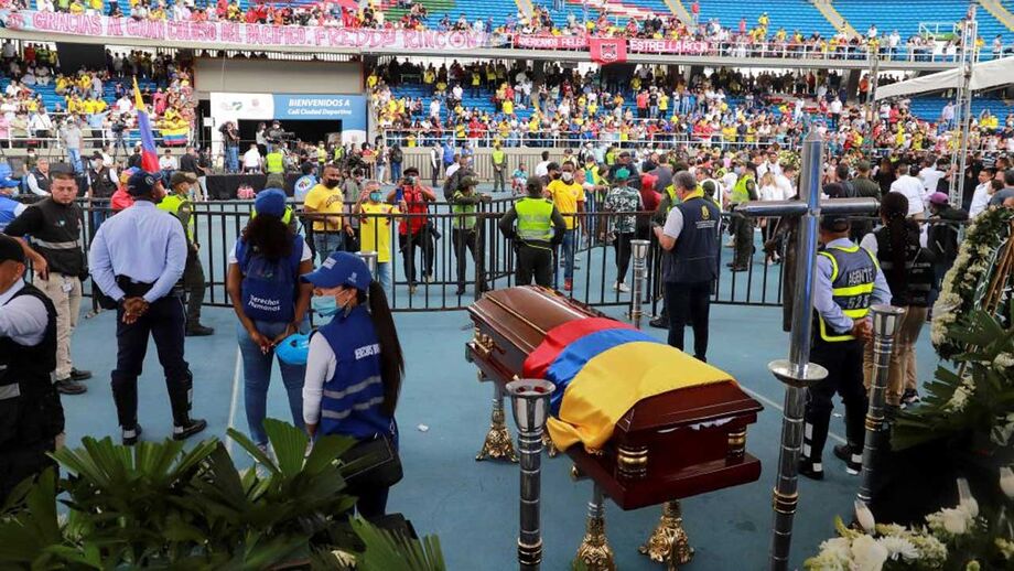 Milhares de colombianos despedem-se de Freddy Rincón no Estádio Olímpico Pascual Guerrero