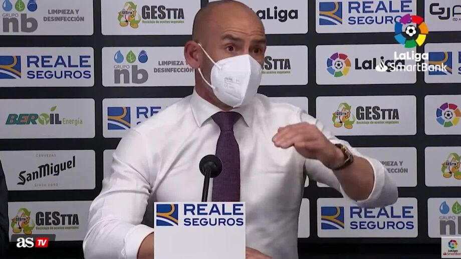 Treinador do Ibiza pegado com jornalista: «Só faltava que dissessem que viemos cá de férias»
