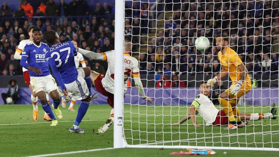 Roma de Mourinho empata em casa do Leicester