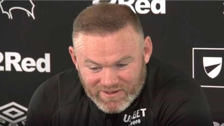 Treinador do Derby County comentou a publicação de CR7 nas redes sociais em tom bem-humorado