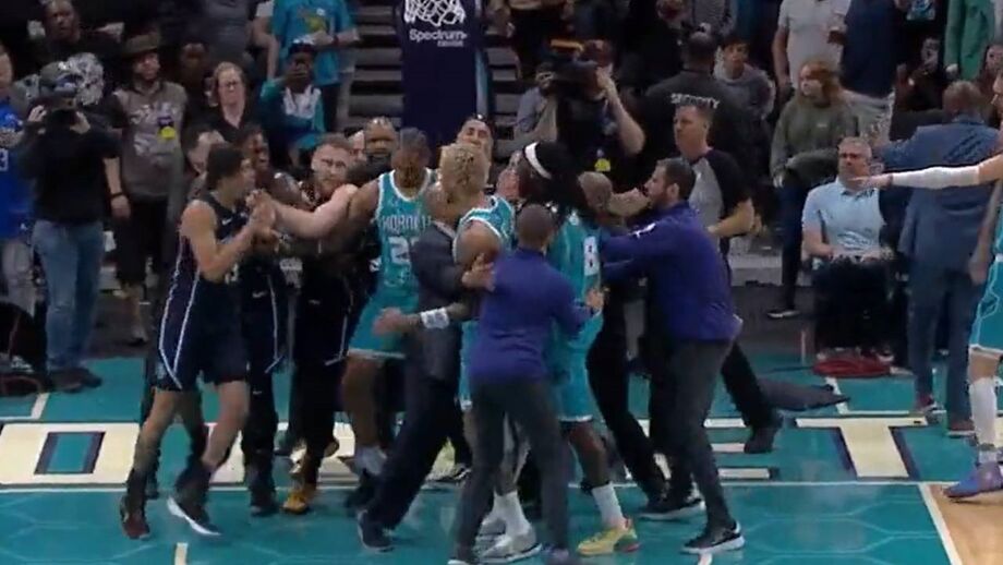 Aconteceu no encontro que colocou frente a frente os Charlotte Hornets e os Orlando Magic