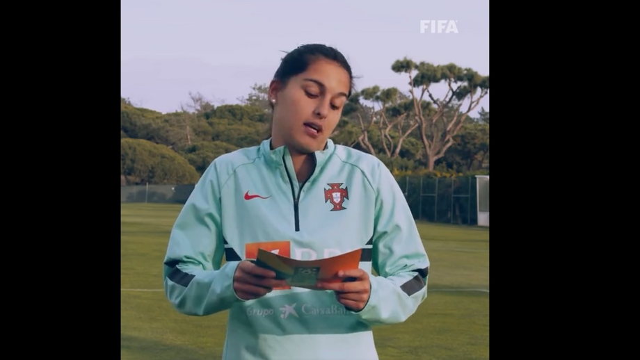 A internacional portuguesa participou numa curta sessão de perguntas rápidas da FIFA 